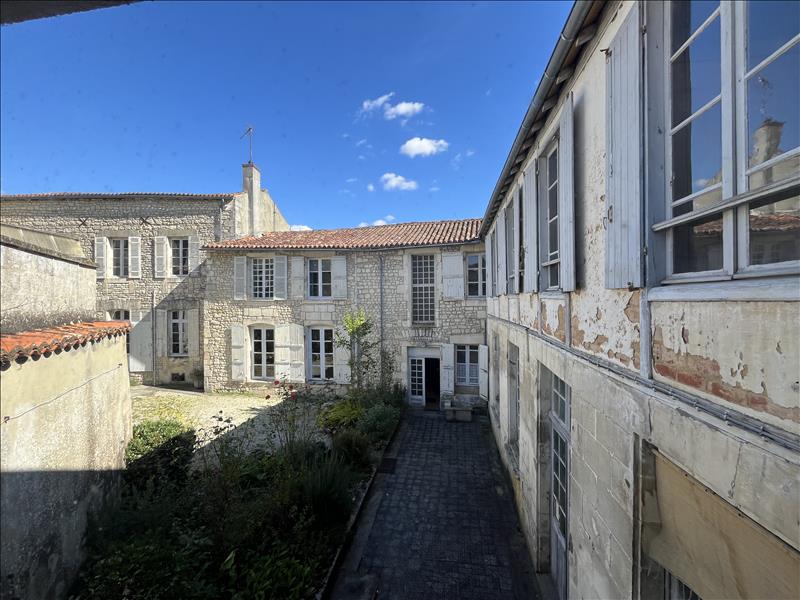 Vente Maison ST JEAN D ANGELY - 22 pièces -438 m² - (17400)