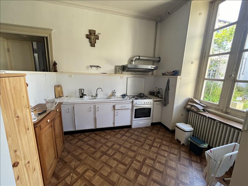Vente Maison ST JEAN D ANGELY - 22 pièces -438 m² - (17400)