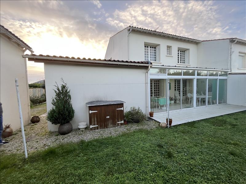Vente Maison ST JEAN D ANGELY - 7 pièces -147 m² - (17400)