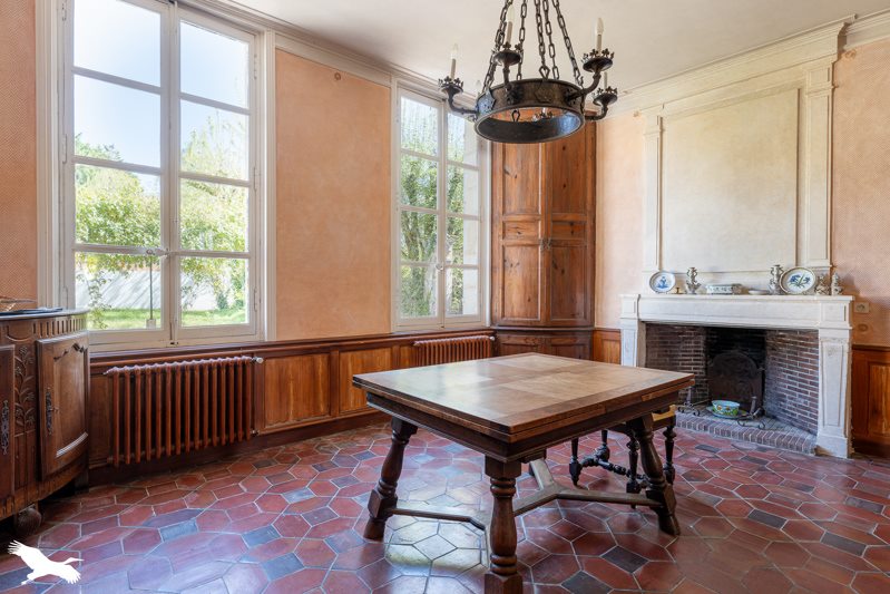 Vente Maison ST SAVINIEN - 10 pièces -235 m² - (17350)