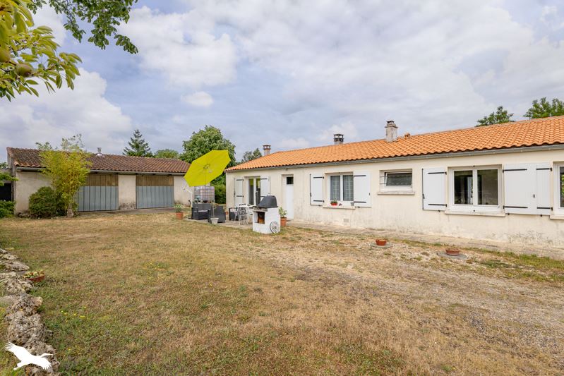Vente Maison POURSAY GARNAUD - 5 pièces -126 m² - (17400)