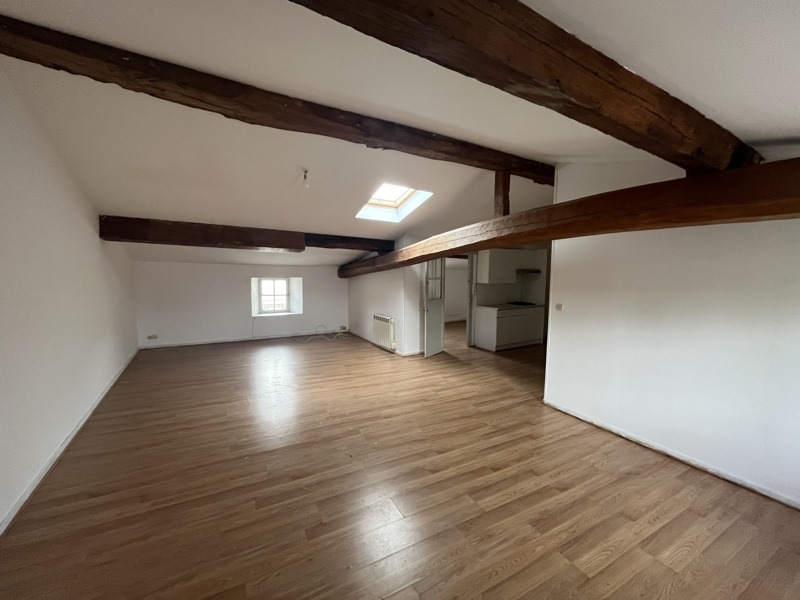 Vente Immeuble ST JEAN D ANGELY - -  188 m² - (17400)