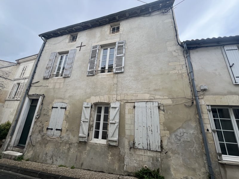 Vente Immeuble ST JEAN D ANGELY - -  188 m² - (17400)