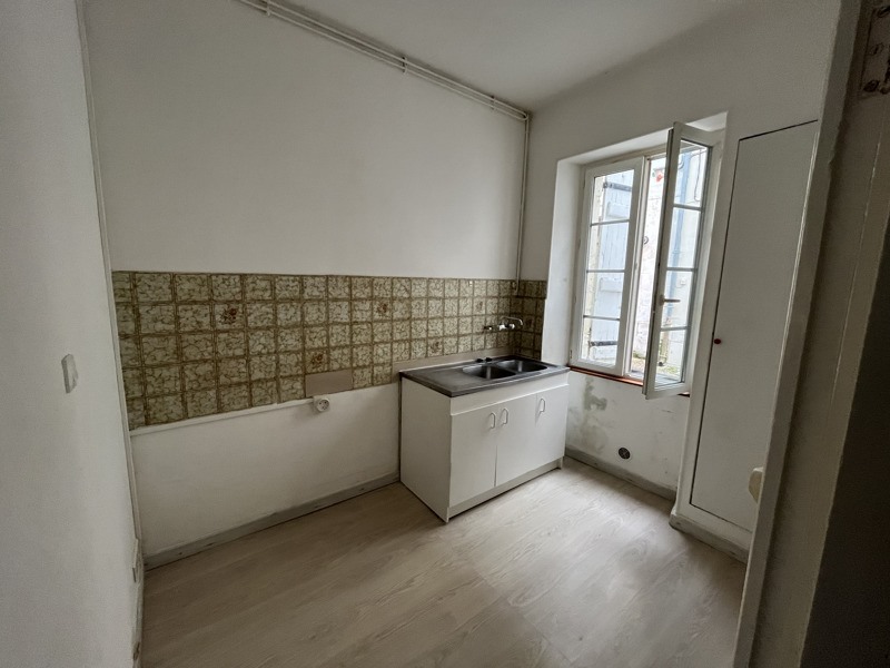 Vente Immeuble ST JEAN D ANGELY - -  188 m² - (17400)