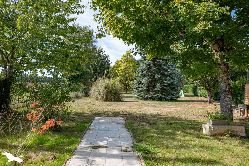 Vente Maison GRANDJEAN - 7 pièces -160 m² - (17350)