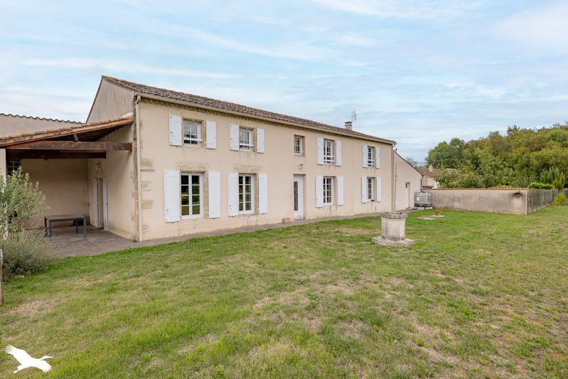 Vente Maison ST PARDOULT - 6 pièces -160 m² - (17400)