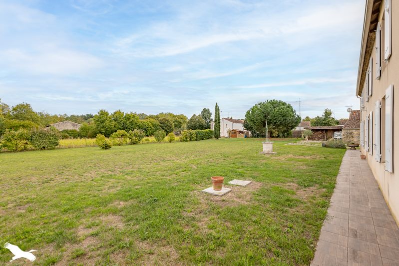 Vente Maison ST PARDOULT - 6 pièces -160 m² - (17400)