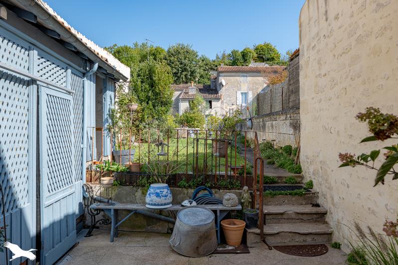 Vente Maison ST SAVINIEN - 5 pièces -234 m² - (17350)