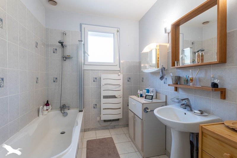 Vente Maison ST JEAN D ANGELY - 5 pièces -143 m² - (17400)