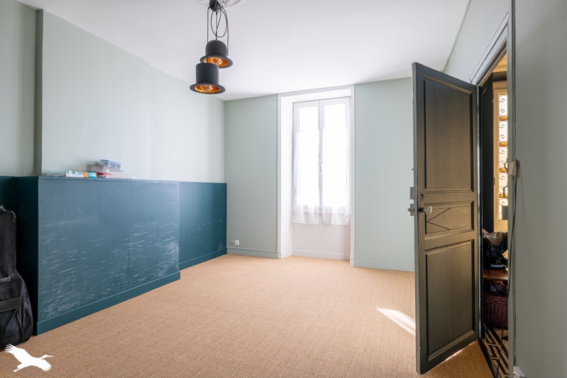 Vente Maison Saint-Jean-d'Angély - 5 pièces -150 m² - (17400)