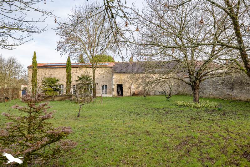 Vente Maison ASNIERES LA GIRAUD - 9 pièces -223 m² - (17400)