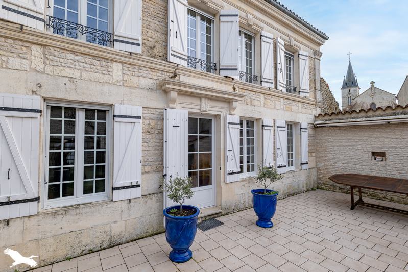 Vente Maison ASNIERES LA GIRAUD - 9 pièces -223 m² - (17400)