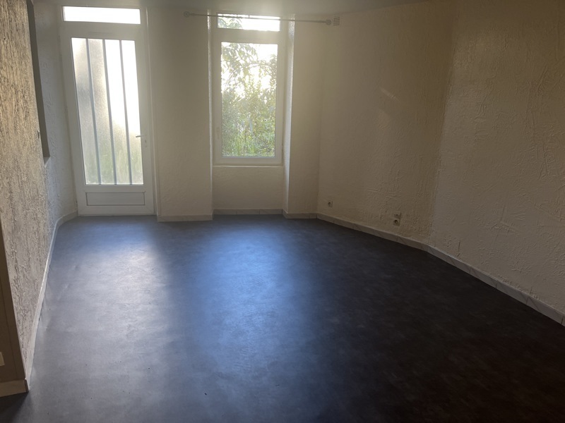 Vente Immeuble ST JEAN D ANGELY - -  222 m² - (17400)