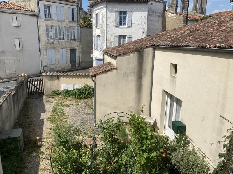Vente Immeuble ST JEAN D ANGELY - -  222 m² - (17400)
