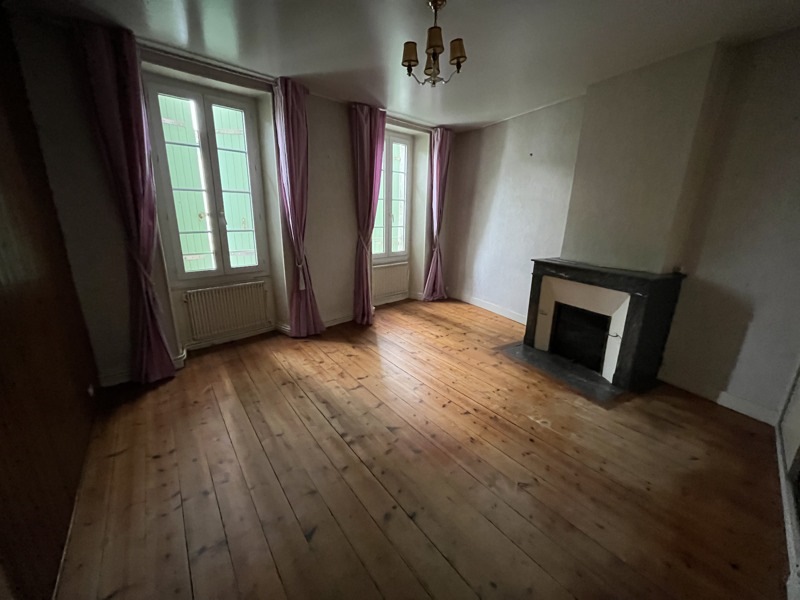 Vente Maison ST JEAN D ANGELY - 3 pièces -86 m² - (17400)