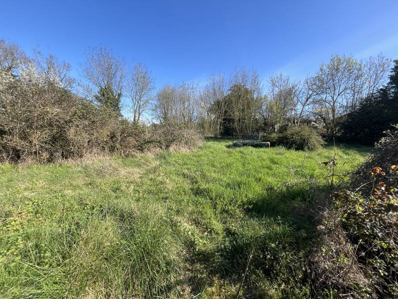 Vente Maison ESSOUVERT - 6 pièces -147 m² - (17400)