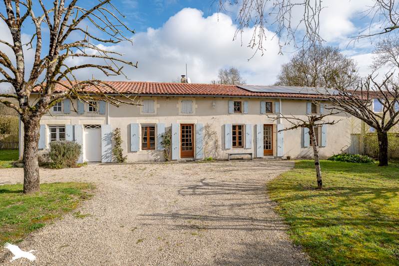 Vente Maison ST PARDOULT - 7 pièces -226 m² - (17400)