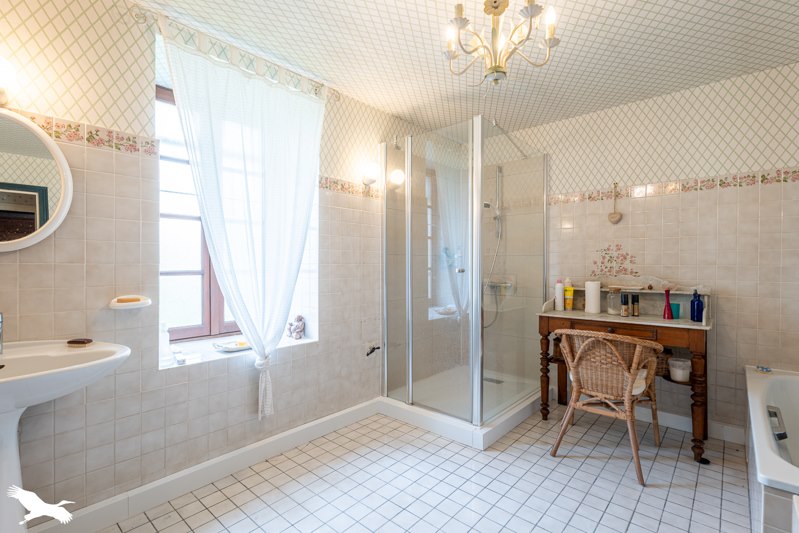 Vente Maison ST PARDOULT - 7 pièces -226 m² - (17400)