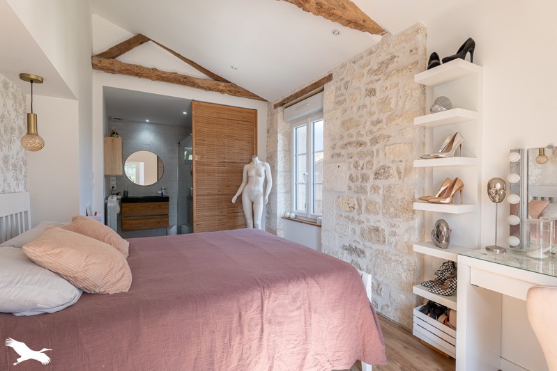 Vente Maison TONNAY BOUTONNE - 9 pièces -241 m² - (17380)