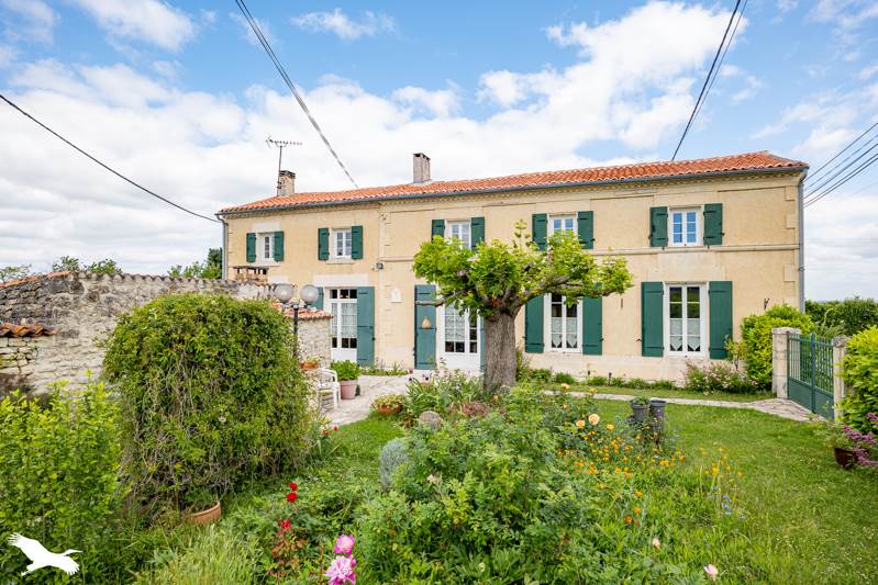 Vente Maison LOZAY - 5 pièces -157 m² - (17330)