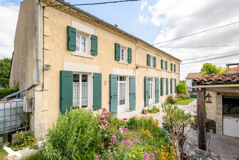 Vente Maison LOZAY - 5 pièces -157 m² - (17330)