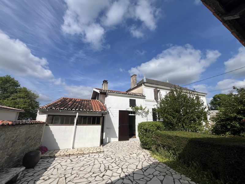 Vente Maison ASNIERES LA GIRAUD - 3 pièces -103 m² - (17400)