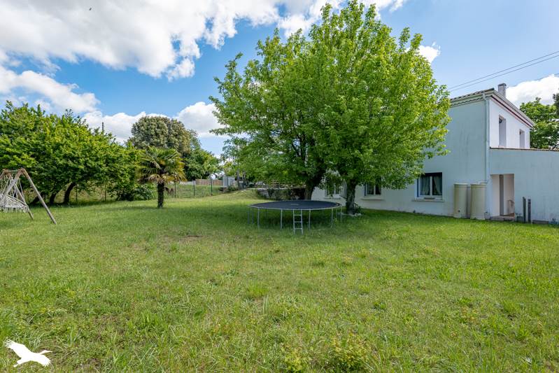 Vente Maison ST JEAN D ANGELY - 7 pièces -161 m² - (17400)