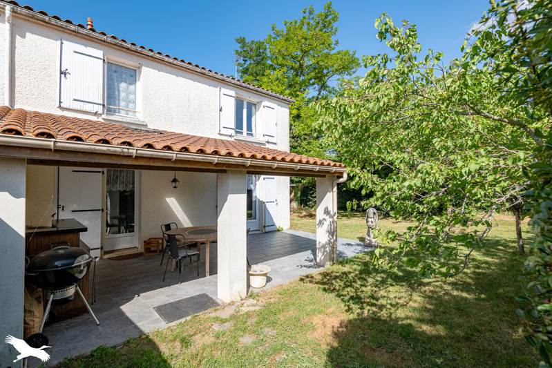 Vente Maison ST JEAN D ANGELY - 5 pièces -99 m² - (17400)