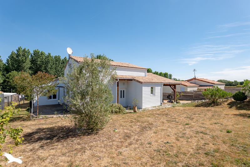 Vente Maison TERNANT - 4 pièces -132 m² - (17400)