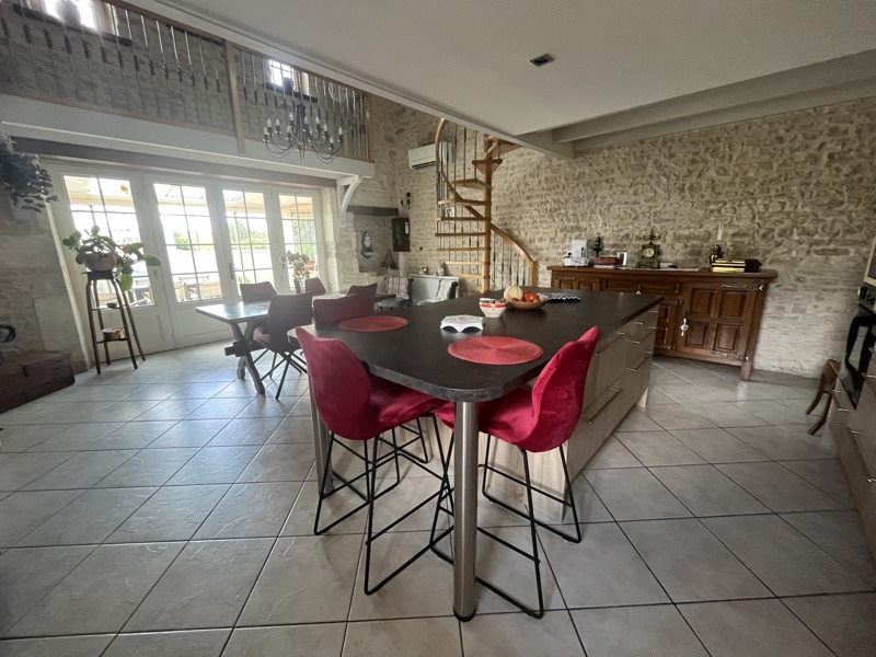 Vente Maison ST LOUP - 4 pièces -120 m² - (17380)