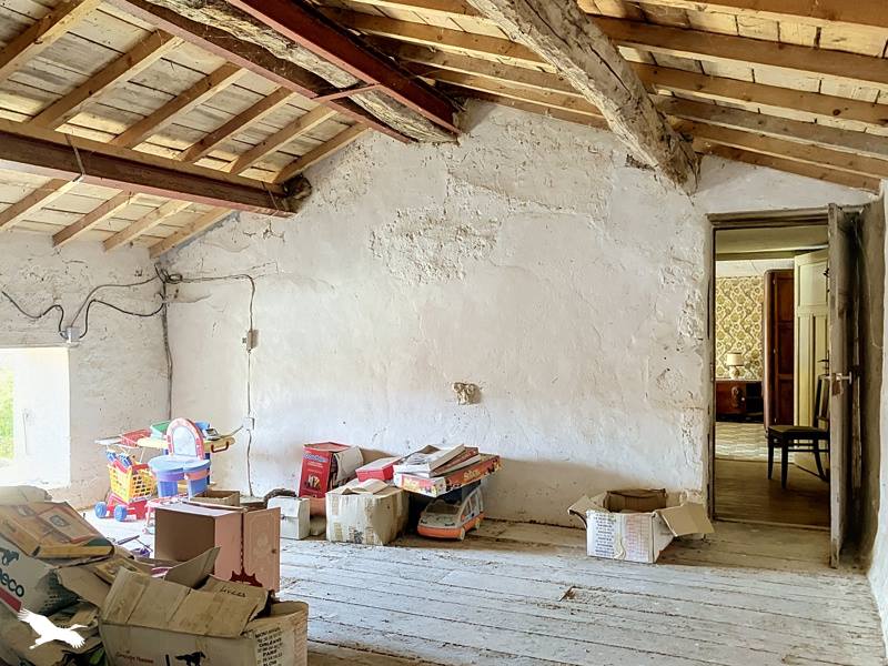 Vente Maison ESSOUVERT - 13 pièces -215 m² - (17400)