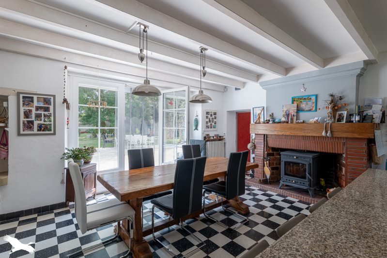 Vente Maison ST HILAIRE DE VILLEFRANCHE - 5 pièces -182 m² - (17770)