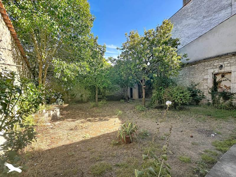 Vente Maison Saint-Jean-d'Angély - 4 pièces -113 m² - (17400)