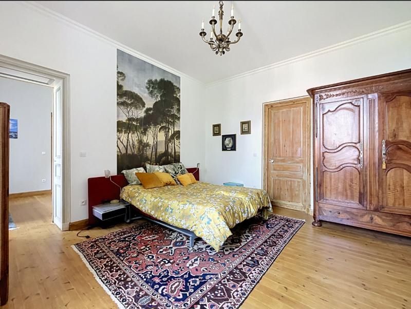 Vente Maison VILLENEUVE LA COMTESSE - 9 pièces -380 m² - (17330)