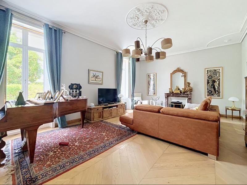 Vente Maison VILLENEUVE LA COMTESSE - 9 pièces -380 m² - (17330)