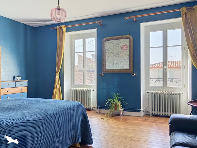 Vente Maison VILLENEUVE LA COMTESSE - 8 pièces -246 m² - (17330)