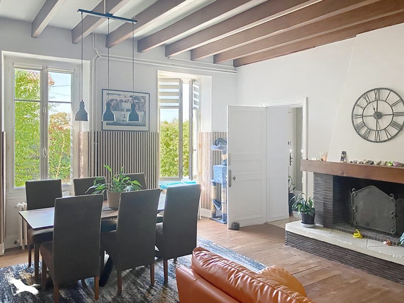 Vente Maison VILLENEUVE LA COMTESSE - 8 pièces -246 m² - (17330)