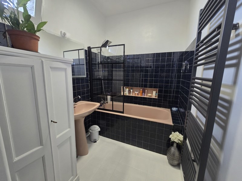 Vente Maison VILLENEUVE LA COMTESSE - 8 pièces -246 m² - (17330)