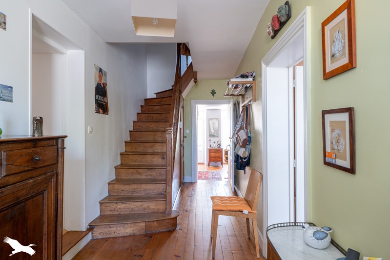Vente Maison Saint-Jean-d'Angély - 7 pièces -240 m² - (17400)