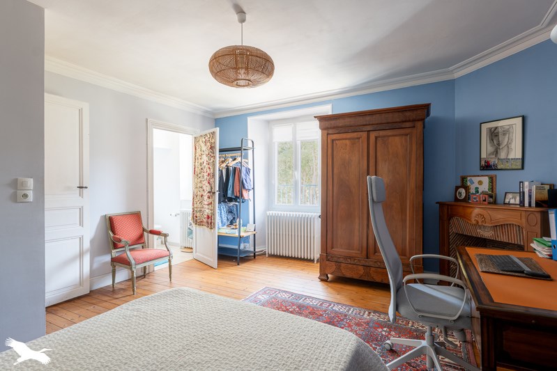 Vente Maison Saint-Jean-d'Angély - 7 pièces -240 m² - (17400)