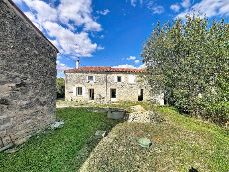 Vente Maison ST PIERRE DE L ISLE 17330 3 pièces - 148 m²