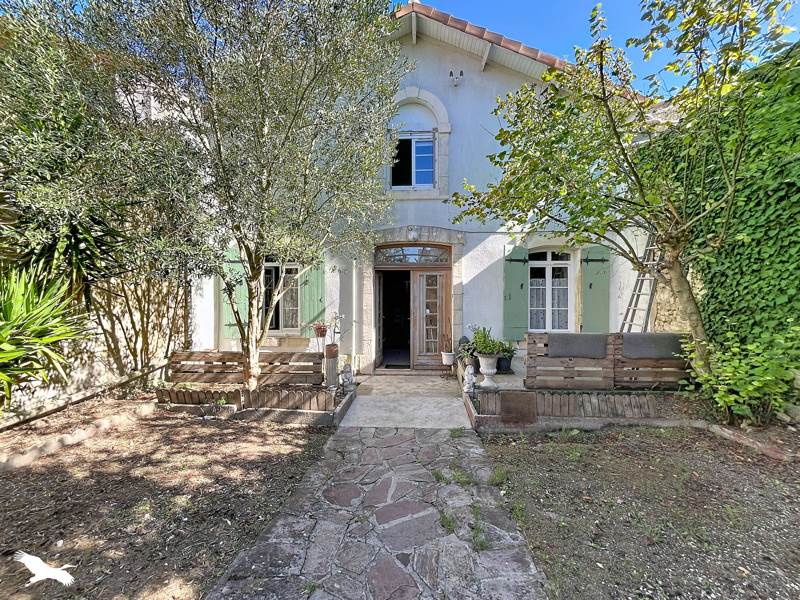 Vente Maison ST JEAN D ANGELY 17400 5 pièces - 129 m²