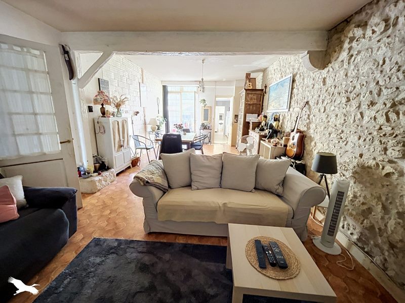 Vente Maison Saint-Jean-d'Angély - 5 pièces -129 m² - (17400)