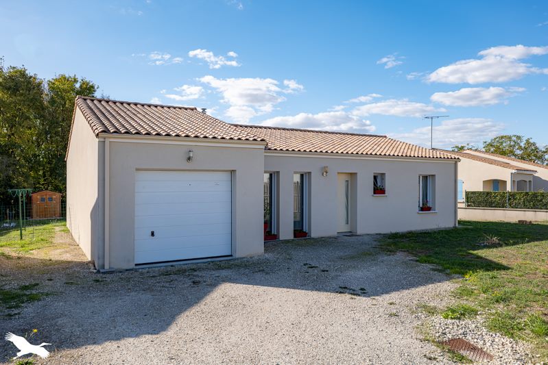 Vente Maison Asnières-la-Giraud - 4 pièces -92 m² - (17400)