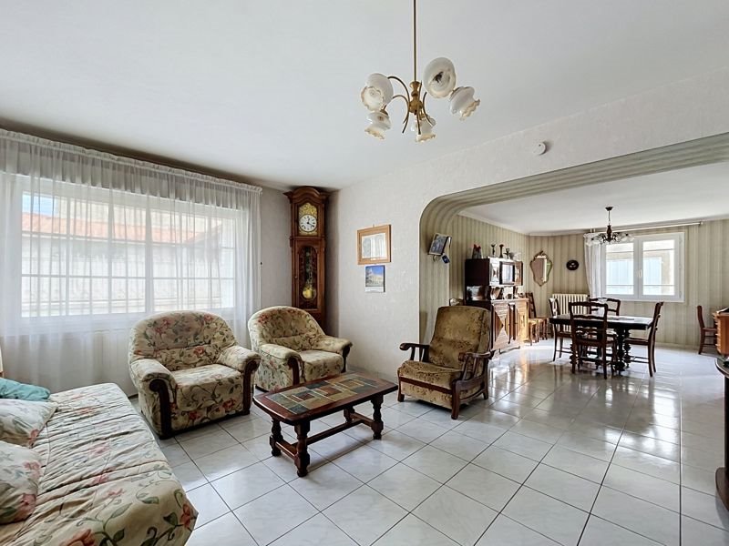 Vente Maison Asnières-la-Giraud - 6 pièces -136 m² - (17400)
