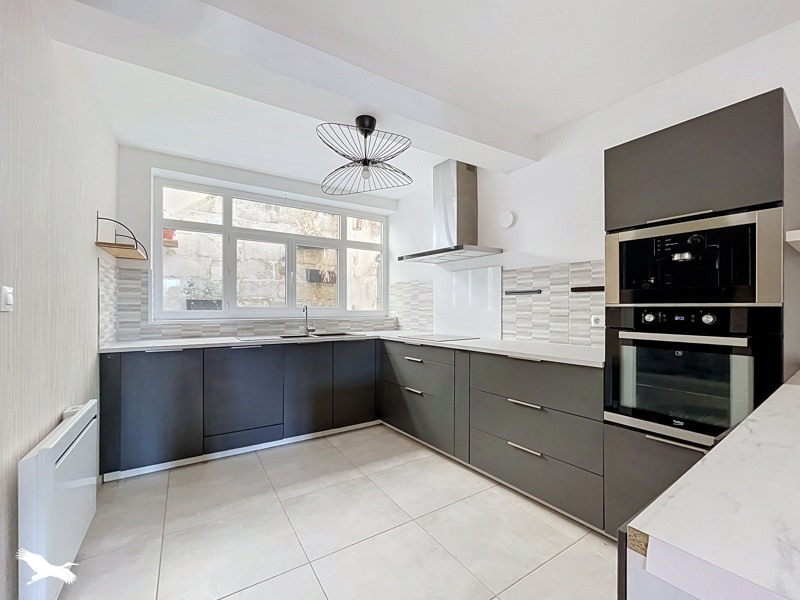 Vente Maison Saint-Jean-d'Angély - 5 pièces -136 m² - (17400)
