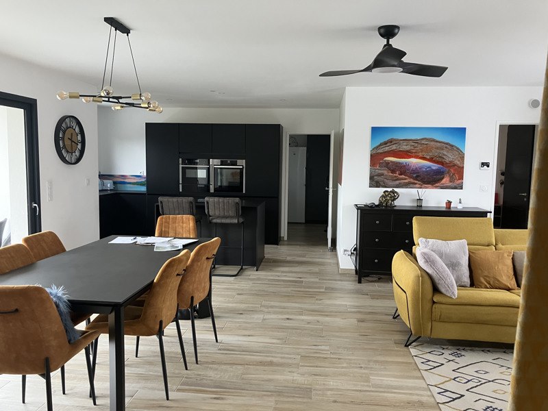 Vente Maison Saint-Jean-d'Angély - 5 pièces -117 m² - (17400)
