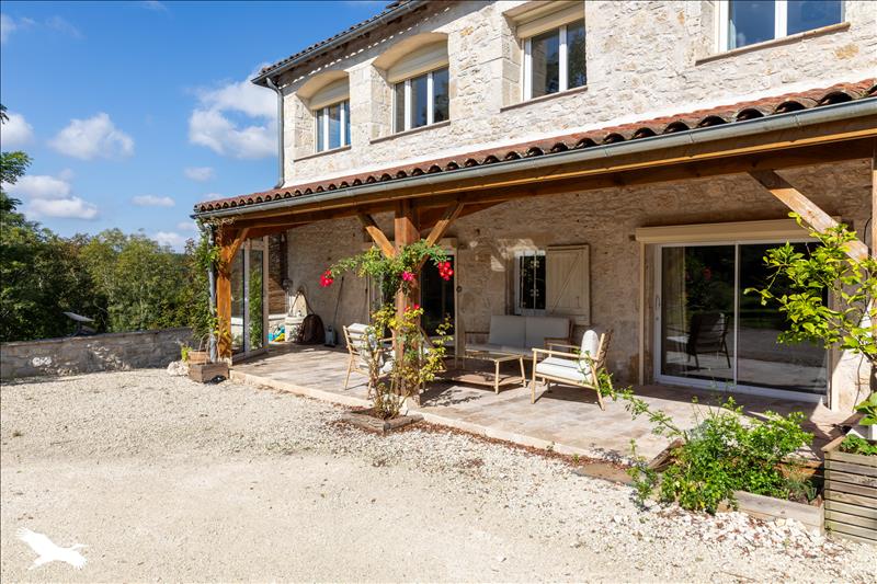 Vente Maison LA CROIX BLANCHE - 7 pièces -252 m² - (47340)