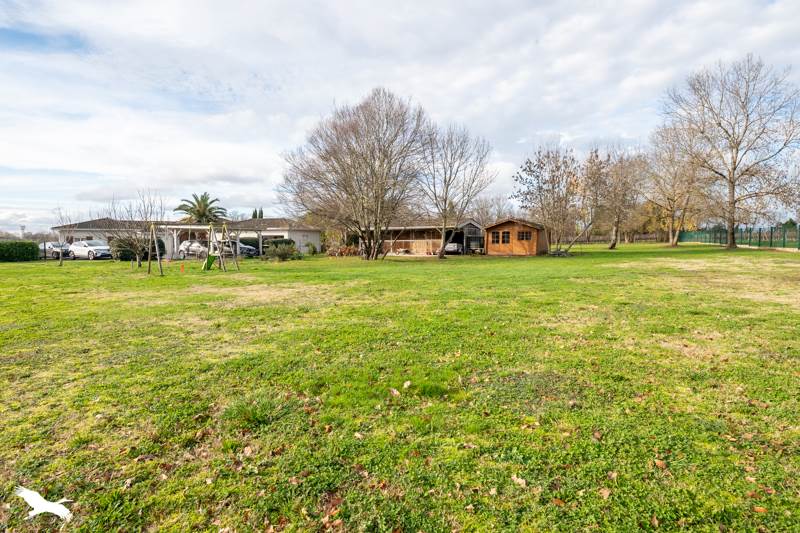 Vente Maison RIONS - 5 pièces -205 m² - (33410)