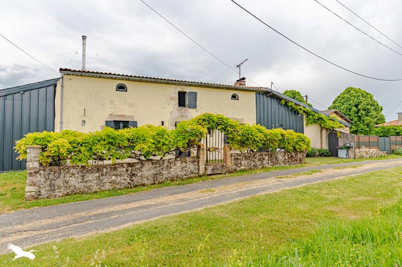 Vente Maison ST PIERRE DE BAT - 4 pièces -111 m² - (33760)